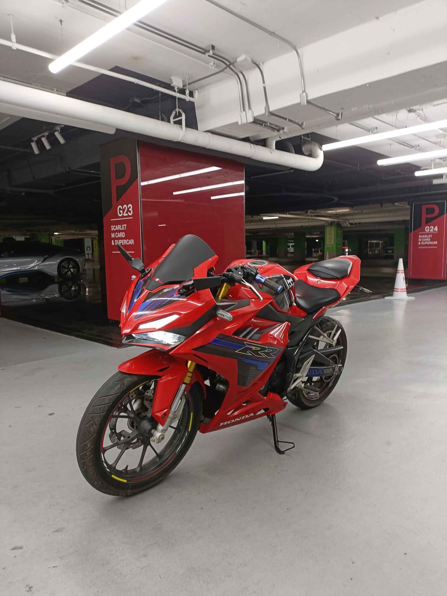 Honda CBR650R — photo 2