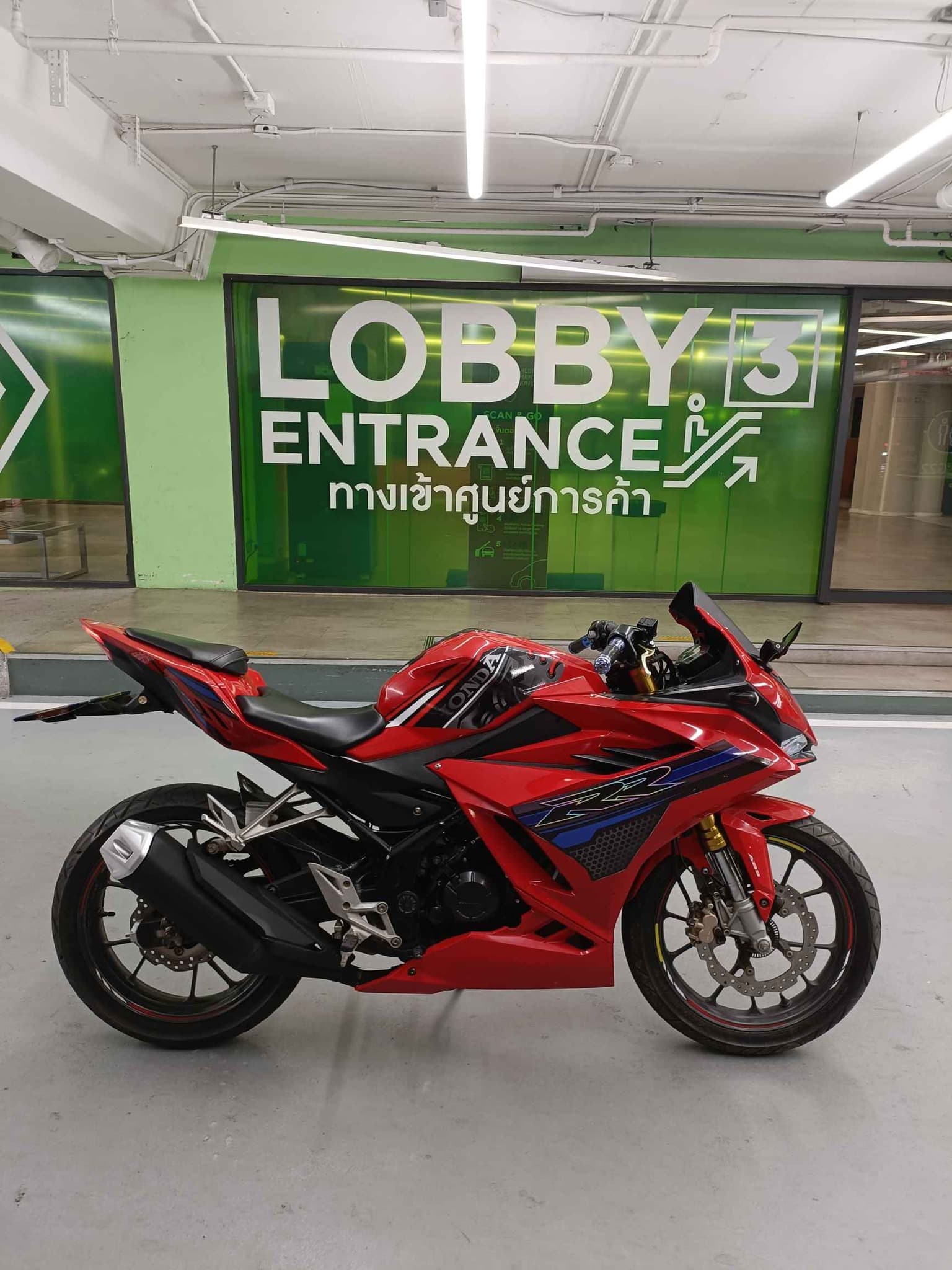 Honda CBR650R — photo 5