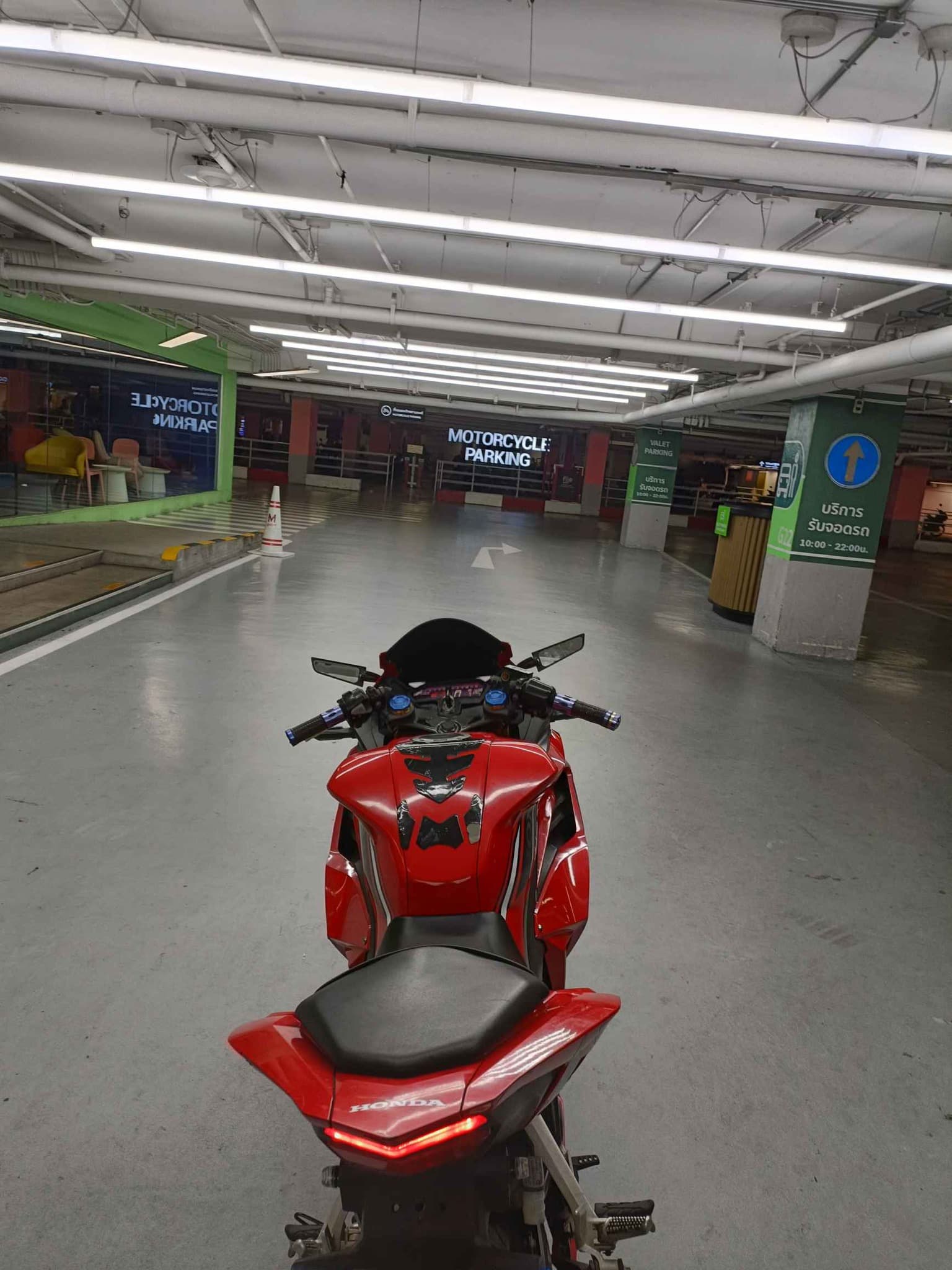 Honda CBR650R — photo 6