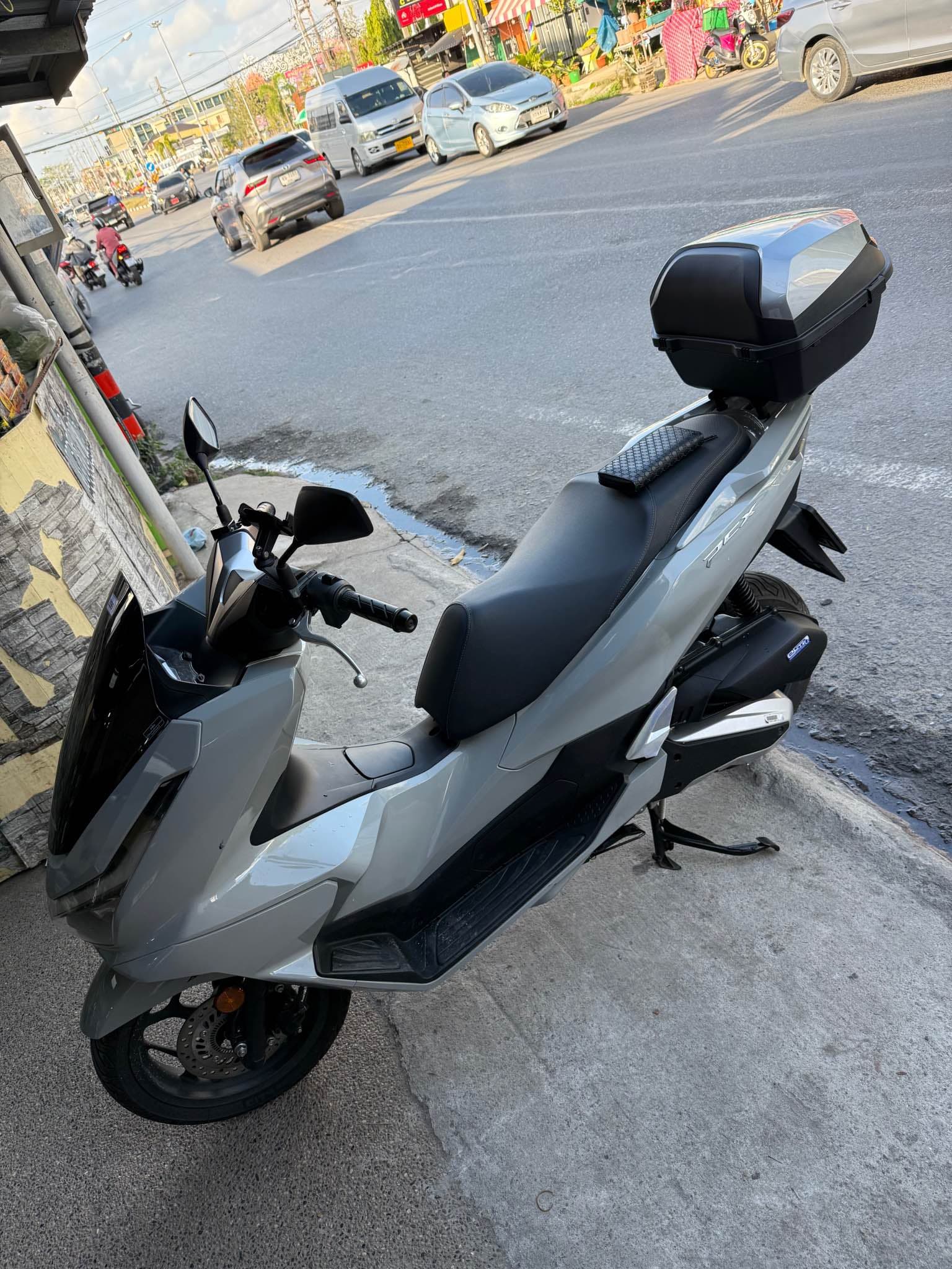 Honda PCX160 — photo 2
