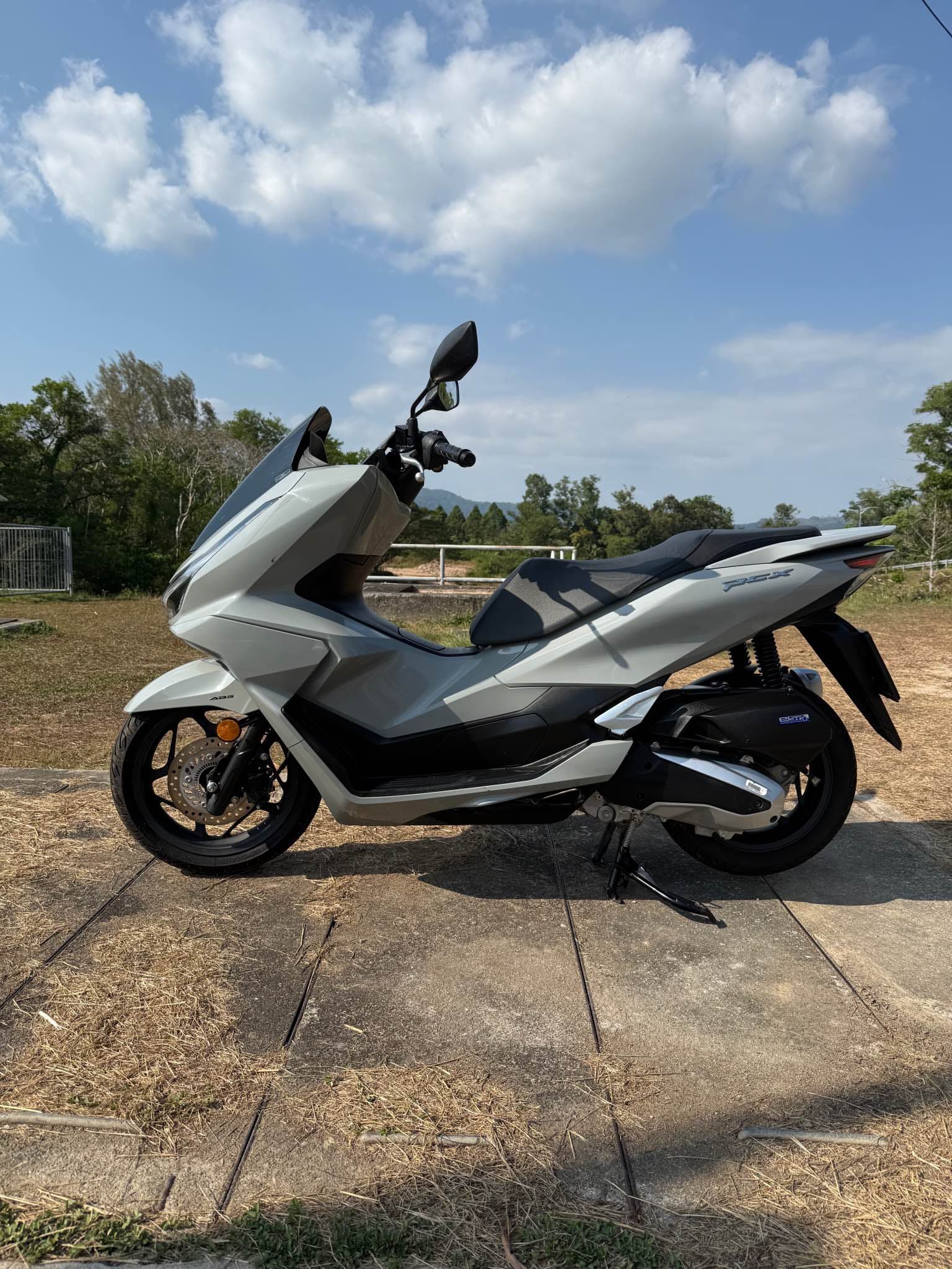 Honda PCX160 — photo 4