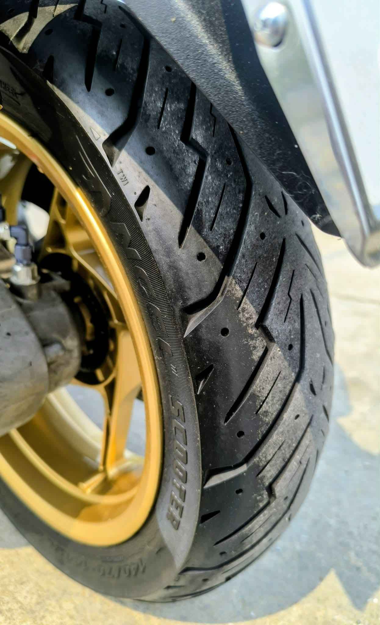 Yamaha XMAX 300 — photo 3