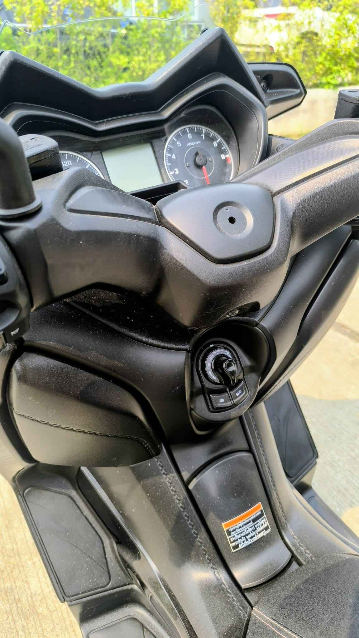 Yamaha XMAX 300 — photo 4