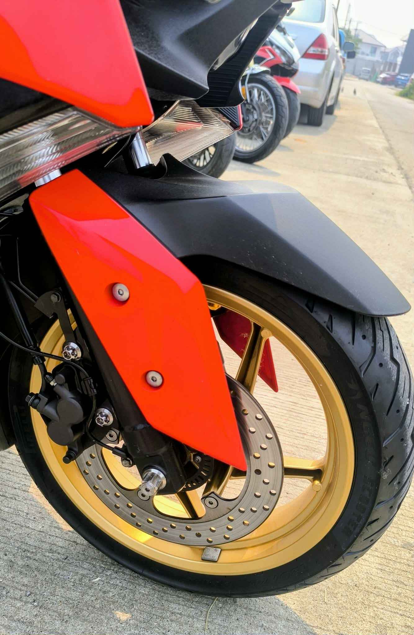 Yamaha XMAX 300 — photo 7